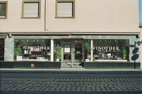 Frankfurt a. M., Am Dornbusch 24, 1996, Vinothek, Foto: Kirsten Kötter