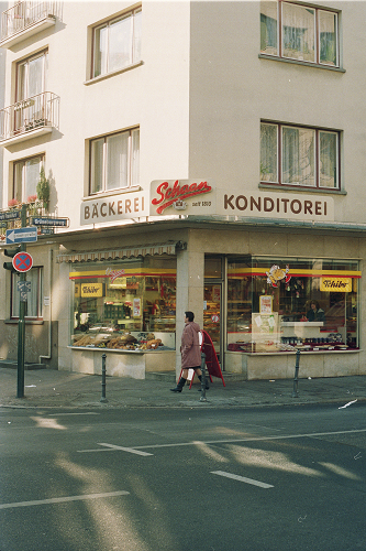 Frankfurt a. M., Im Trutz 51 / Grüneburgweg, 1996, Schaan Bäckerei Konditorei, Foto: Kirsten Kötter
