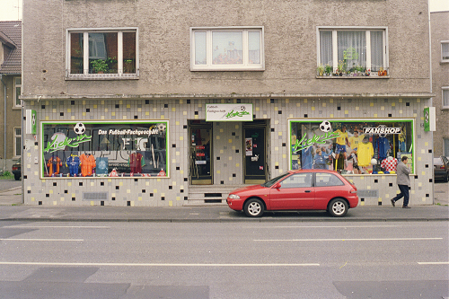 Gießen, Grünberger Straße 12, 1998, Kick-in. Das Fußball-Fachgeschäft, Foto: Kirsten Kötter